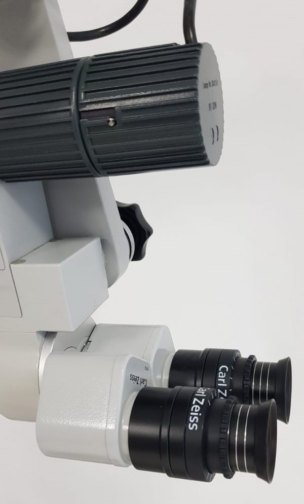 Foto vom HNO-Mikroskop OPMI 9